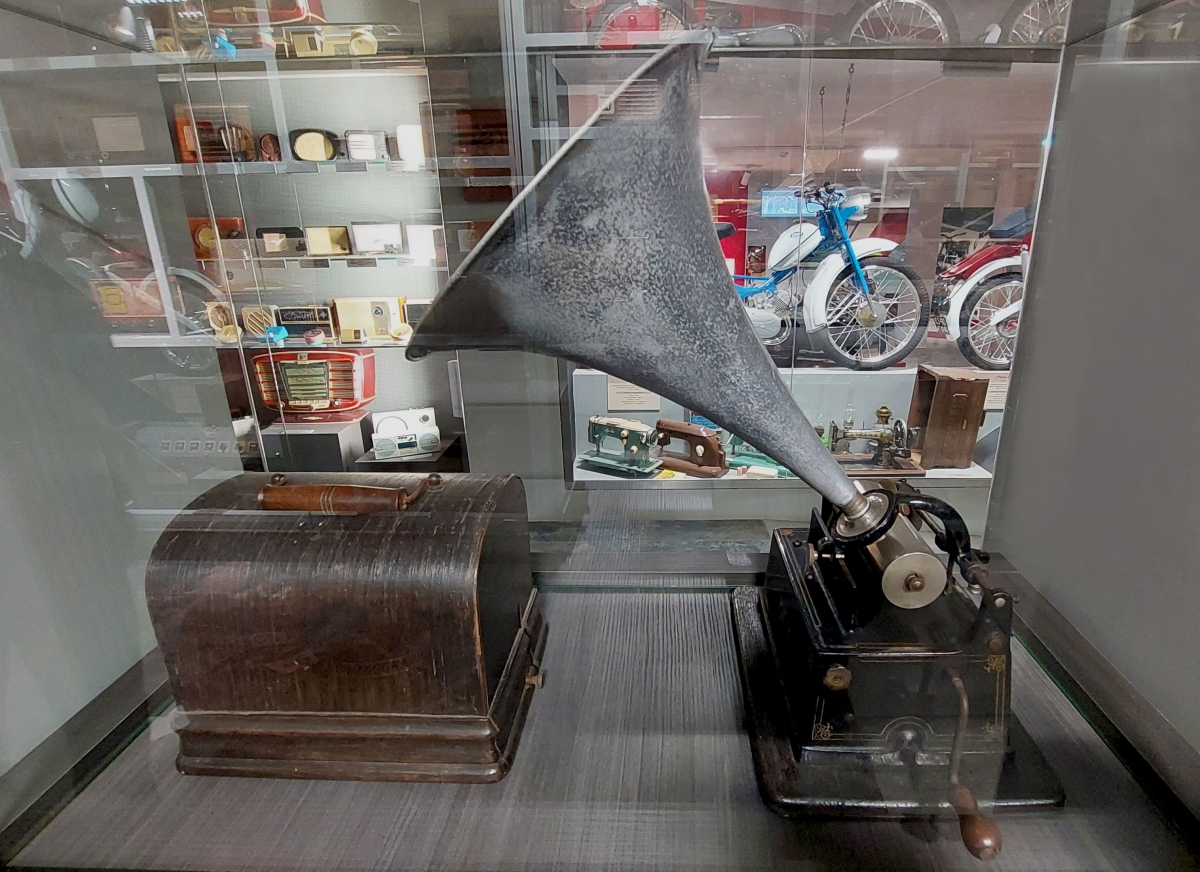 Основоположник и прародитель звукозаписи во всем мире – фонограф Эдисона!